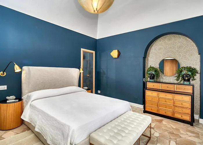 Nicole By My Collection * Capri