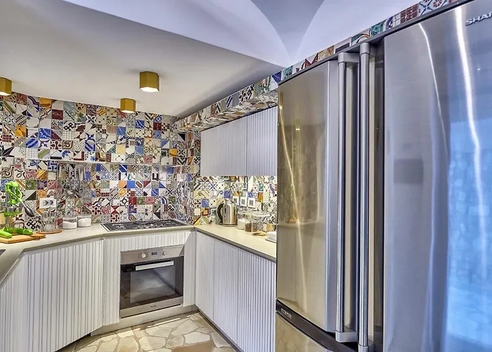 Nicole By My Collection * Capri