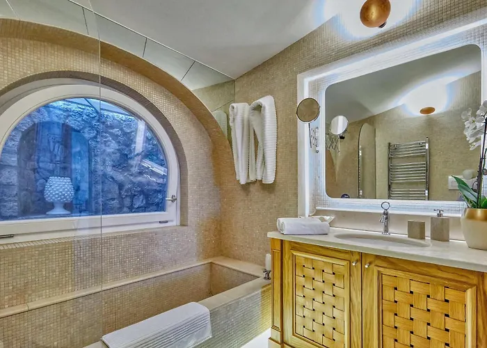 Nicole By My Collection Capri