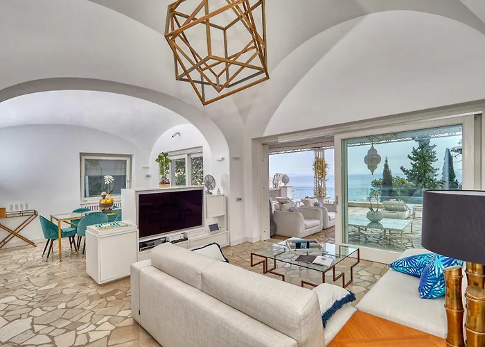 Nicole By My Collection Villa Capri